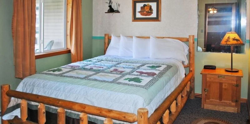 Superior Motel & Suites (Star-Lite Motel, Star Lite Motel) - Web Listing